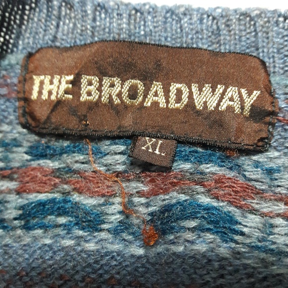 The Broadway Men's V-Neck Sweater Vest Size:XL - Picture 3 of 4